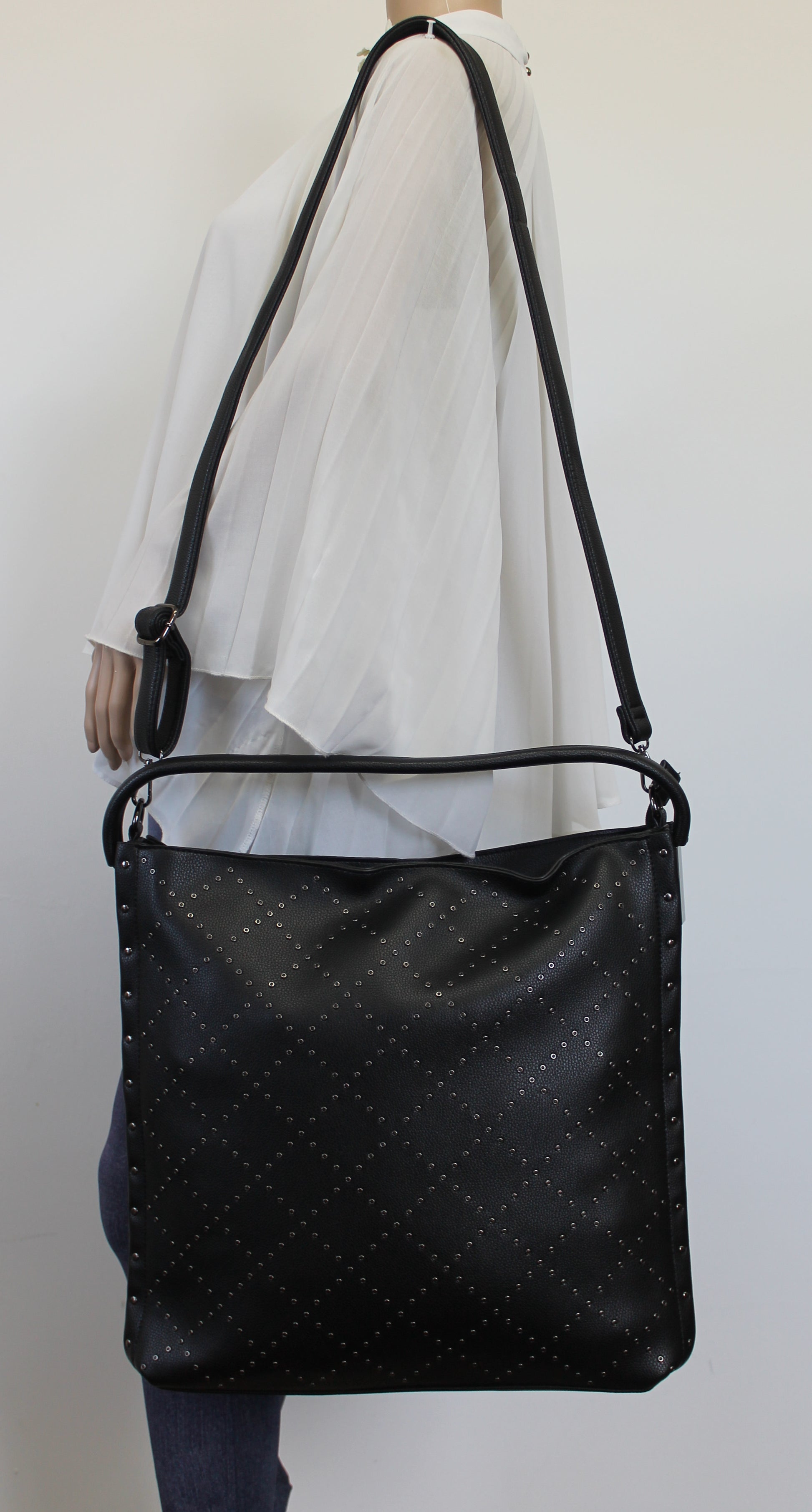 Buy your Alina Handbag Black Today! Buy with confidence from Swankyswans